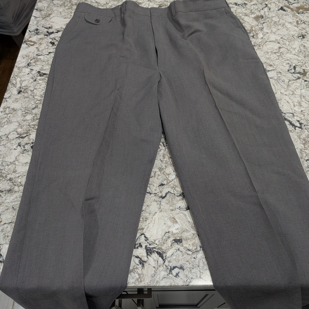 Haggar Men's Gray Dress Pants